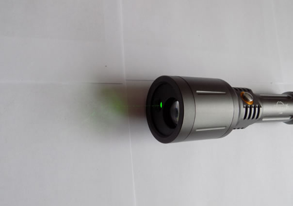 светодиодный фонарик с лазерной указкой Огонь H-296